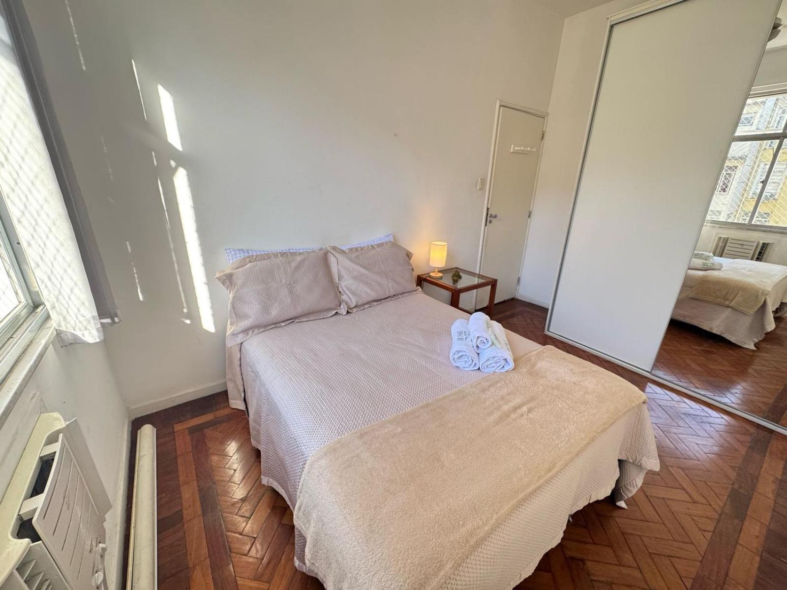 Lindo A 3 Minutos Da De Copacabana N.s 166/83 Apartamento