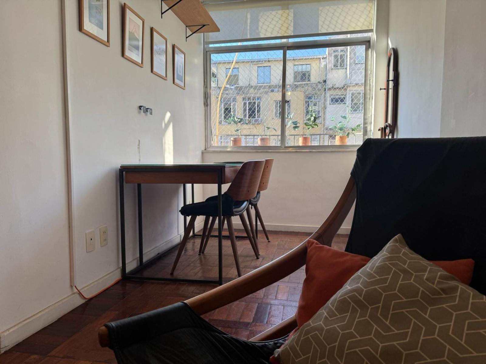 Lindo A 3 Minutos Da De Copacabana N.s 166/83 Apartamento *